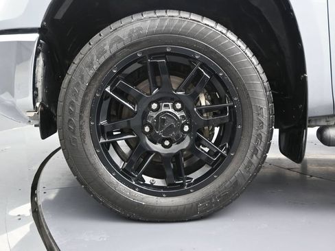 Used 2021 Toyota Tundra SR5 w/ SR5 Upgrade Package AWD/4WD image 10