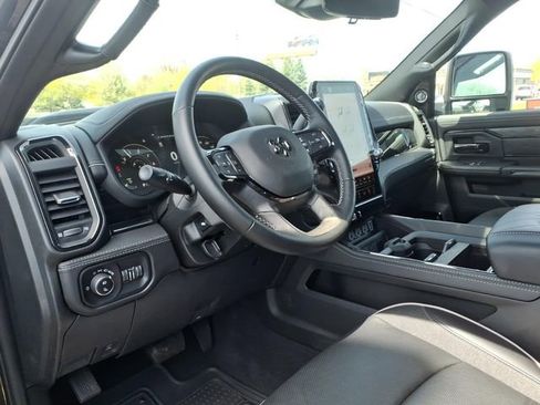 New 2025 RAM 2500 Limited AWD/4WD image 9