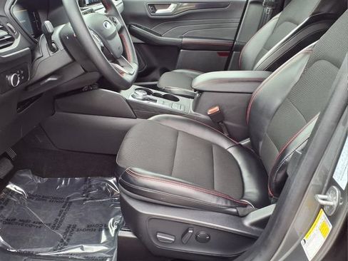 Used 2025 Ford Escape ST-Line AWD/4WD image 17