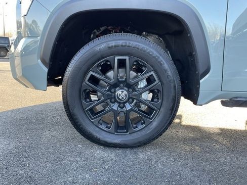 Used 2025 Toyota Tundra Limited image 31