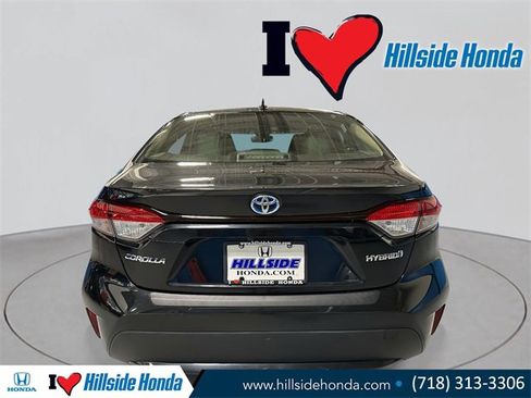 Used 2022 Toyota Corolla LE image 5