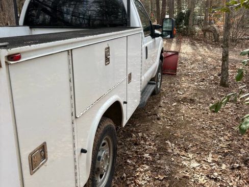 Used 2011 Ford F250 XL w/ PWR Equipment Group image 5