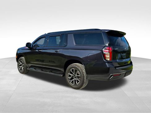 Used 2022 Chevrolet Suburban Z71 w/ Luxury Package AWD/4WD image 16