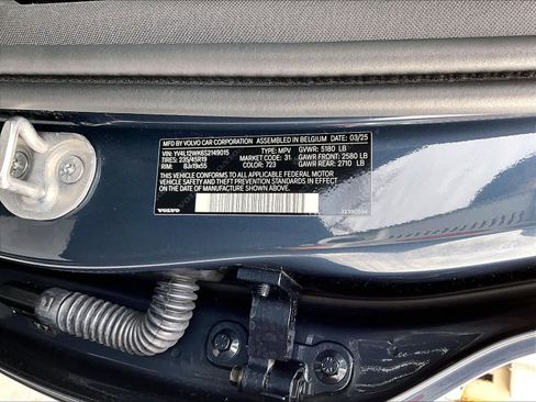 Used 2025 Volvo V60 B5 Cross Country Plus image 33