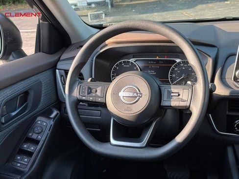 Used 2023 Nissan Rogue S AWD/4WD image 14