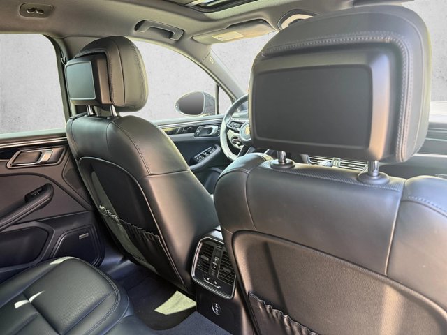 Used 2022 Porsche Macan S AWD/4WD image 22