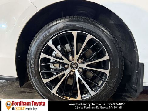 Used 2025 Toyota Sienna XSE w/ XSE Premium Package AWD/4WD image 10