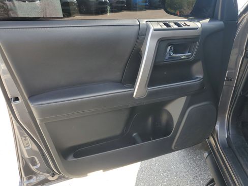 Used 2022 Toyota 4Runner SR5 image 22