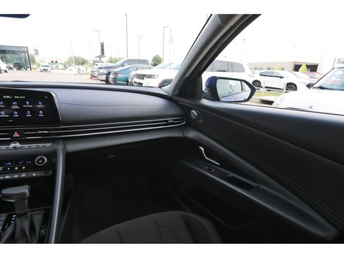 Used 2023 Hyundai Elantra SEL w/ Convenience Package FWD image 12