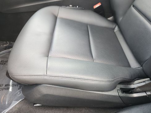 Used 2011 Mercedes-Benz E 350 BlueTEC Sedan image 23