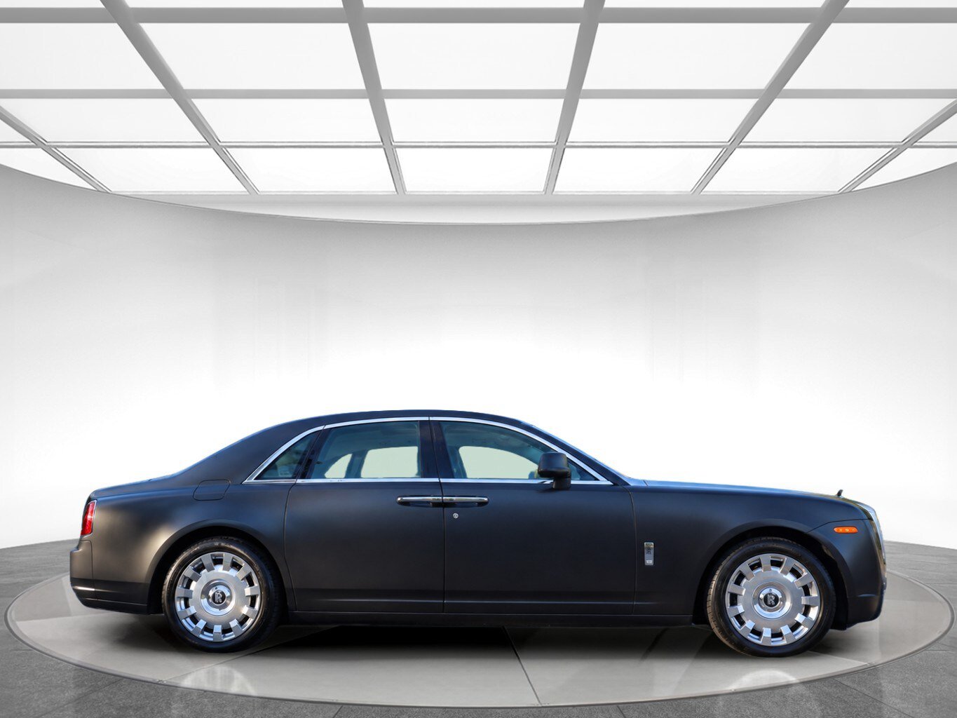 Used 2014 Rolls-Royce Ghost RWD image 5