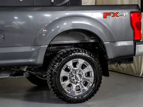 Used 2019 Ford F350 Lariat w/ Chrome Package image 13