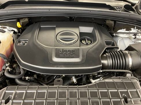Used 2021 Jeep Grand Cherokee L Overland w/ Luxury Tech Group IV RWD image 37