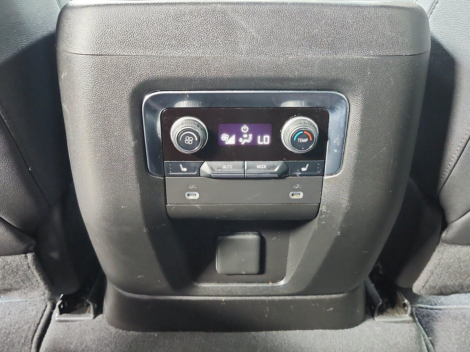 Used 2024 Chevrolet Tahoe Premier RWD image 40