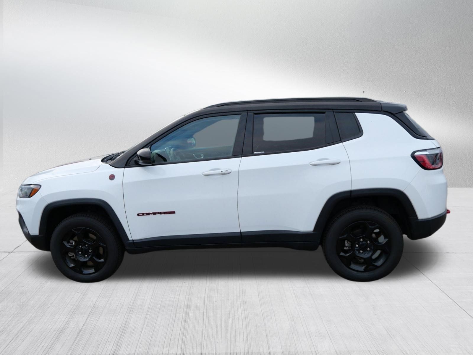 Used 2023 Jeep Compass Trailhawk AWD/4WD image 4