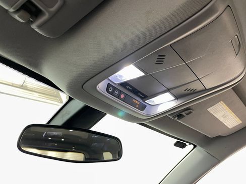 Used 2019 GMC Acadia SLE image 27