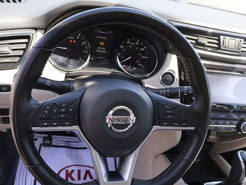 Used 2017 Nissan Rogue Sport SL AWD/4WD image 26