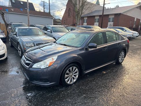 Used 2010 Subaru Legacy 2.5i Limited image 1