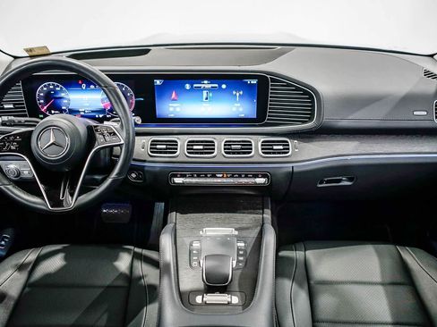 Used 2026 Mercedes-Benz GLS 450 4MATIC image 12