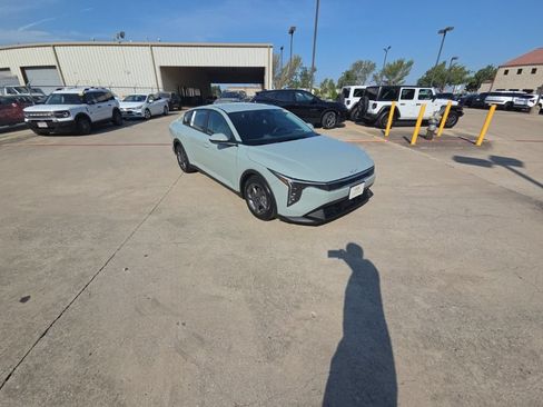 Used 2025 Kia K4 FWD image 6