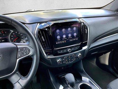 Used 2023 Chevrolet Traverse LT image 8