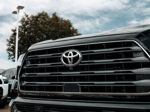 Used 2026 Toyota Sequoia Limited AWD/4WD image 10