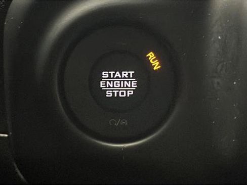 Used 2023 Jeep Gladiator Overland image 21