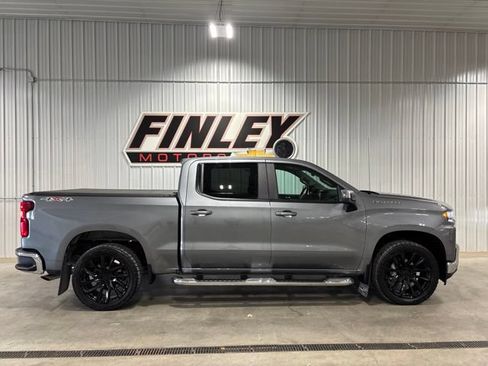 Used 2022 Chevrolet Silverado 1500 LT AWD/4WD image 2