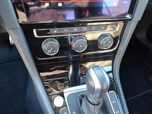 Used 2018 Volkswagen GTI SE image 22