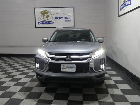 Used 2025 Mitsubishi Outlander Sport SE image 2