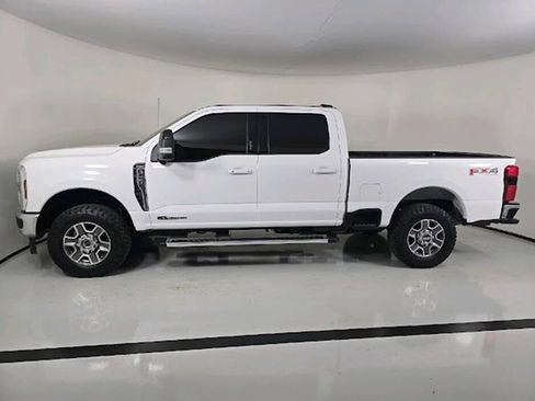 Used 2024 Ford F250 Lariat w/ FX4 Off-Road Package image 4
