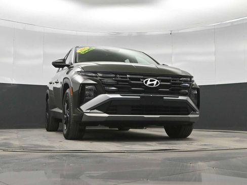 Certified 2025 Hyundai Tucson SE FWD image 31