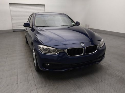Used 2018 BMW 320i xDrive Sedan w/ Convenience Package AWD/4WD image 14