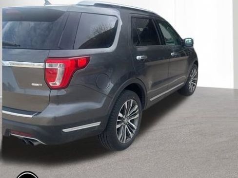 Used 2018 Ford Explorer Platinum image 4