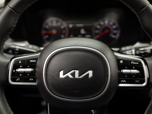 Used 2023 Kia Sorento S w/ Panoramic Sunroof Package image 11