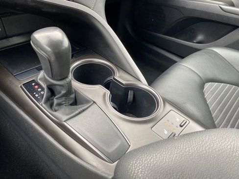 Used 2023 Toyota Camry SE FWD image 11