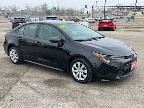 Used 2024 Toyota Corolla LE image 9