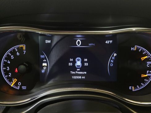 Used 2019 Jeep Grand Cherokee Laredo AWD/4WD image 23