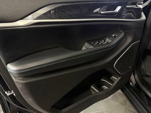 Certified 2022 Jeep Grand Cherokee Trailhawk AWD/4WD image 26