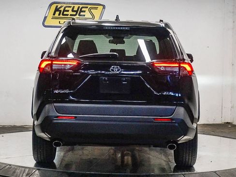 Used 2020 Toyota RAV4 XLE image 3