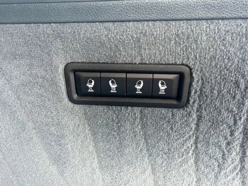 Used 2022 Jeep Grand Wagoneer Series II w/ Convenience Group III AWD/4WD image 38