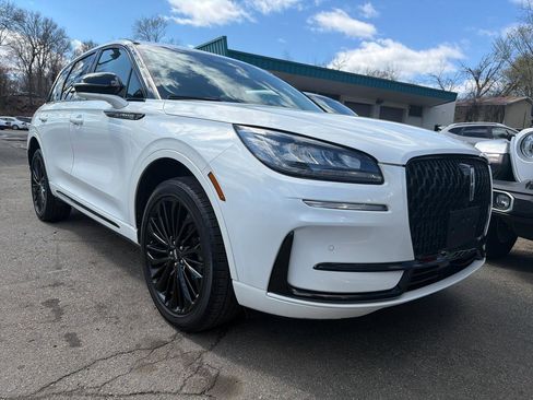 Used 2023 Lincoln Corsair AWD w/ Equipment Group 101A image 3