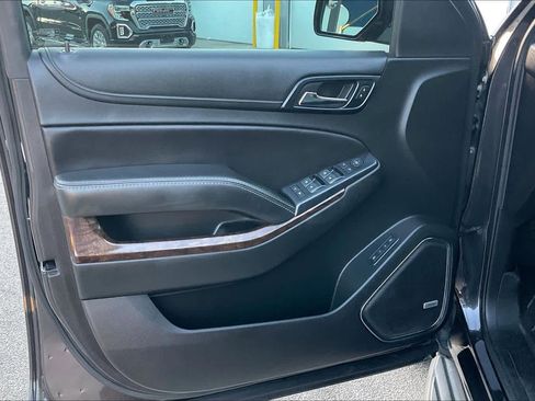 Used 2018 Chevrolet Suburban LT image 20