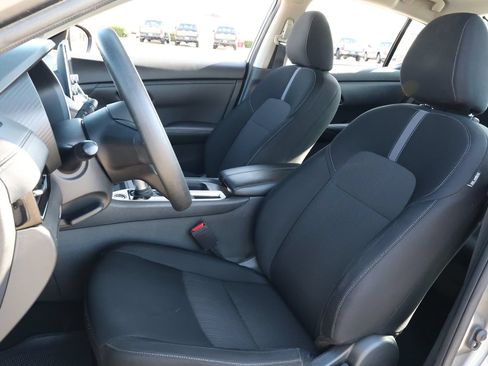 Used 2024 Nissan Sentra SV FWD image 26