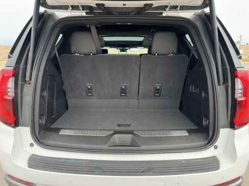 Used 2025 GMC Yukon AT4 w/ AT4 Premium Plus Package image 18