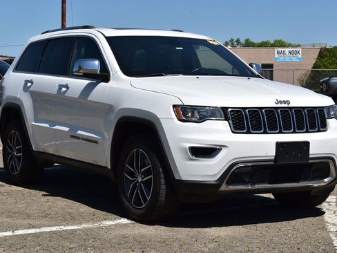Used 2018 Jeep Grand Cherokee Limited AWD/4WD image 3
