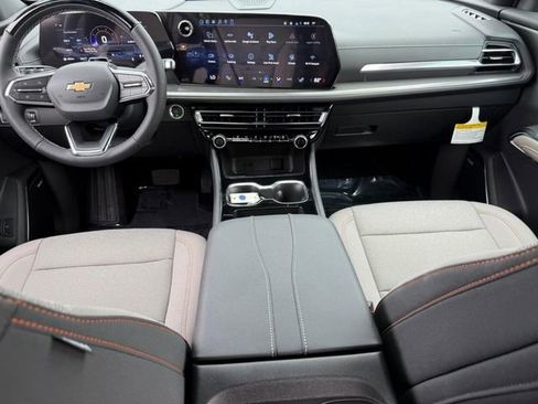 New 2026 Chevrolet Traverse LT w/ Enhanced Driving Package AWD/4WD image 8