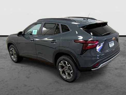 New 2026 Chevrolet Trax LT w/ Driver Confidence Package FWD image 2