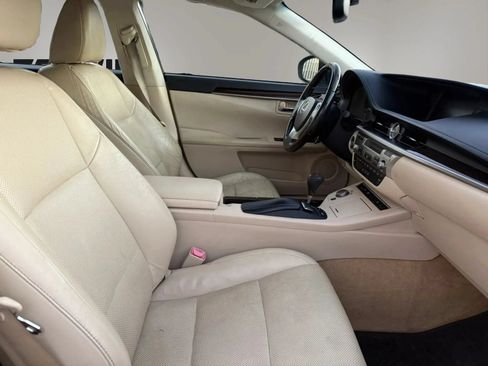 Used 2013 Lexus ES 350 w/ Luxury Pkg FWD image 23