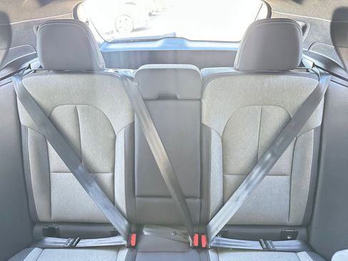 Used 2024 Volvo XC40 B5 Core image 39